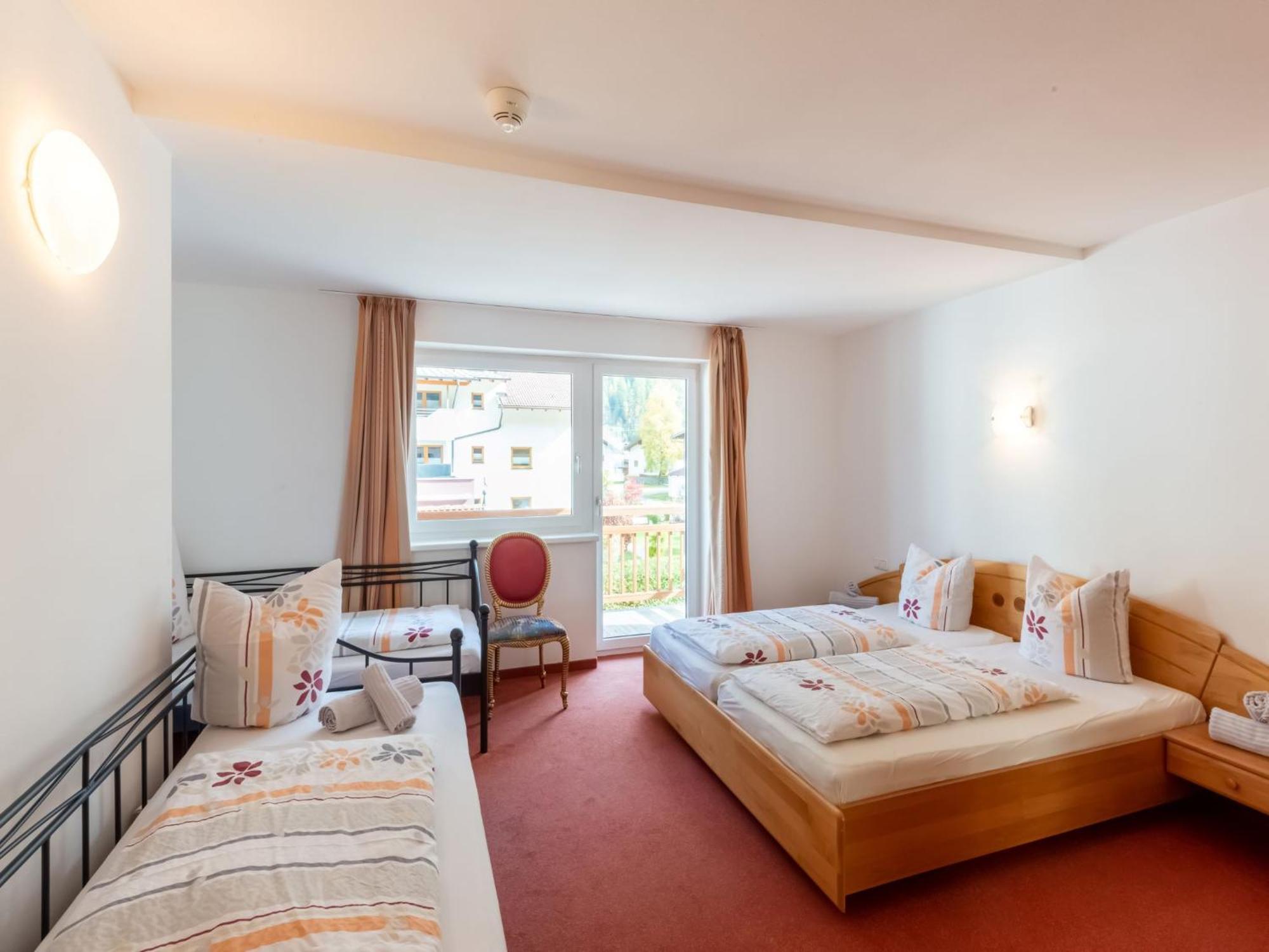 Haus Anna Hotel Langenfeld Exterior photo